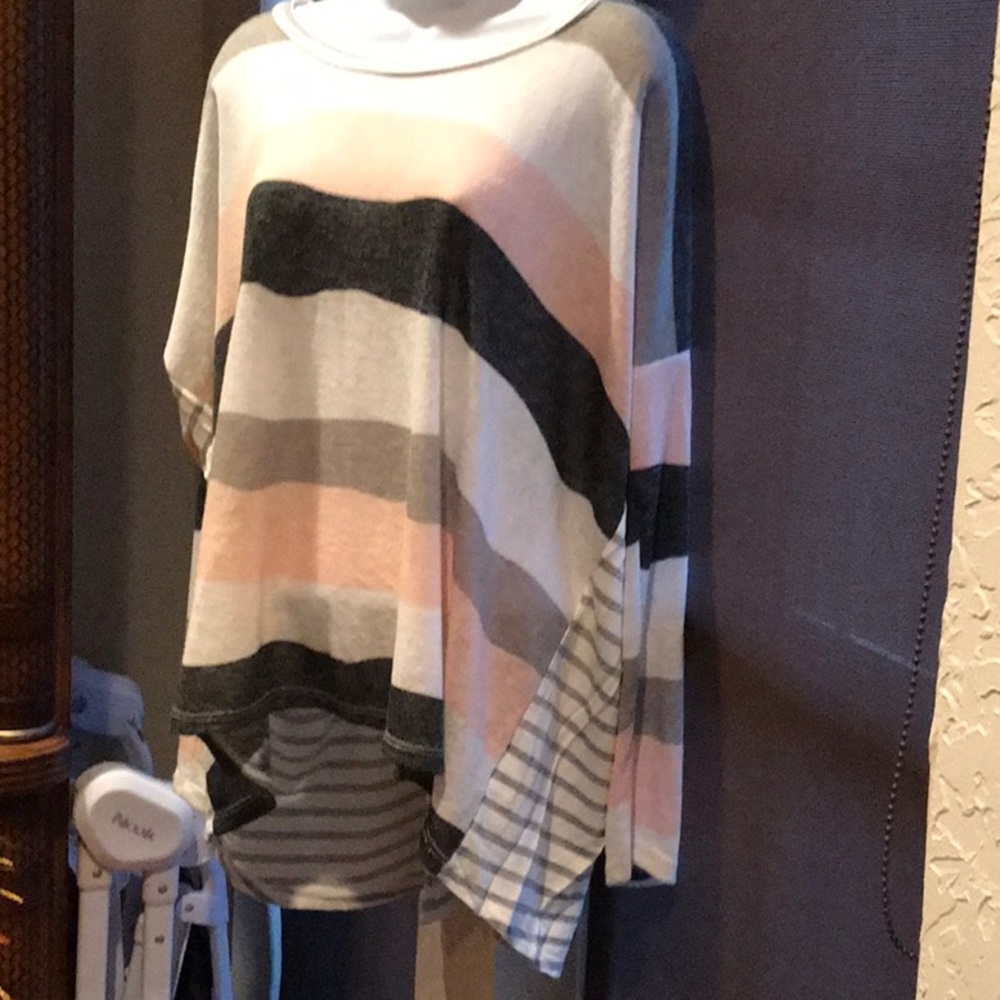 Gray pink and white striped hi low